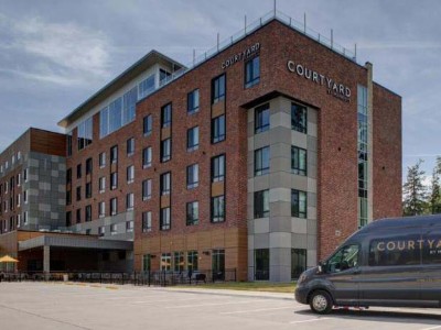 Courtyard By Marriott